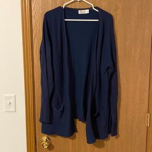 Cozy Navy Blue Cardigan with Front Pockets